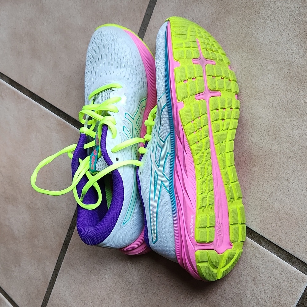 EUC Asics Gel Excite 7